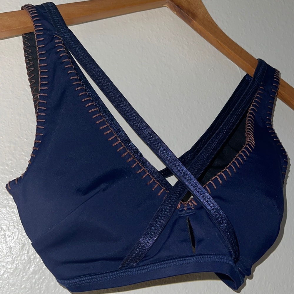 NEVER WORN! Without Walls XS navy blue sports bra